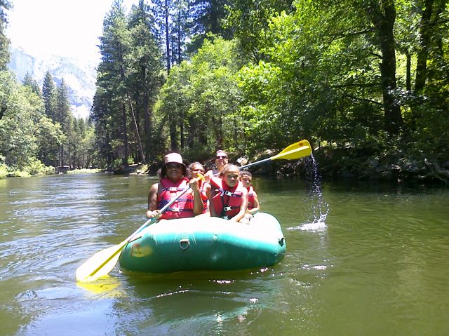 Michelle, Delaney, Haley, Hirschel, and Wallace in their raft